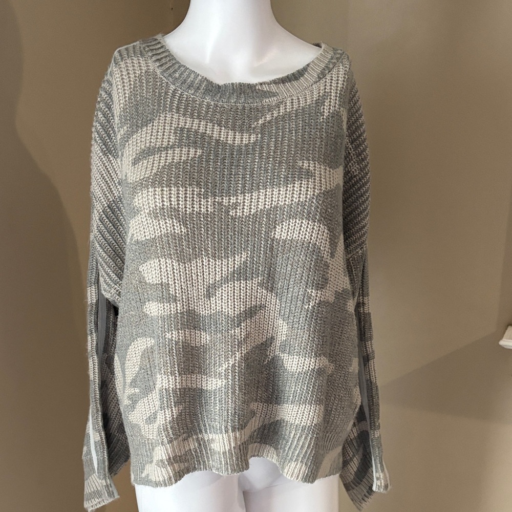 Vintage Havana Gray Camouflage Sweater